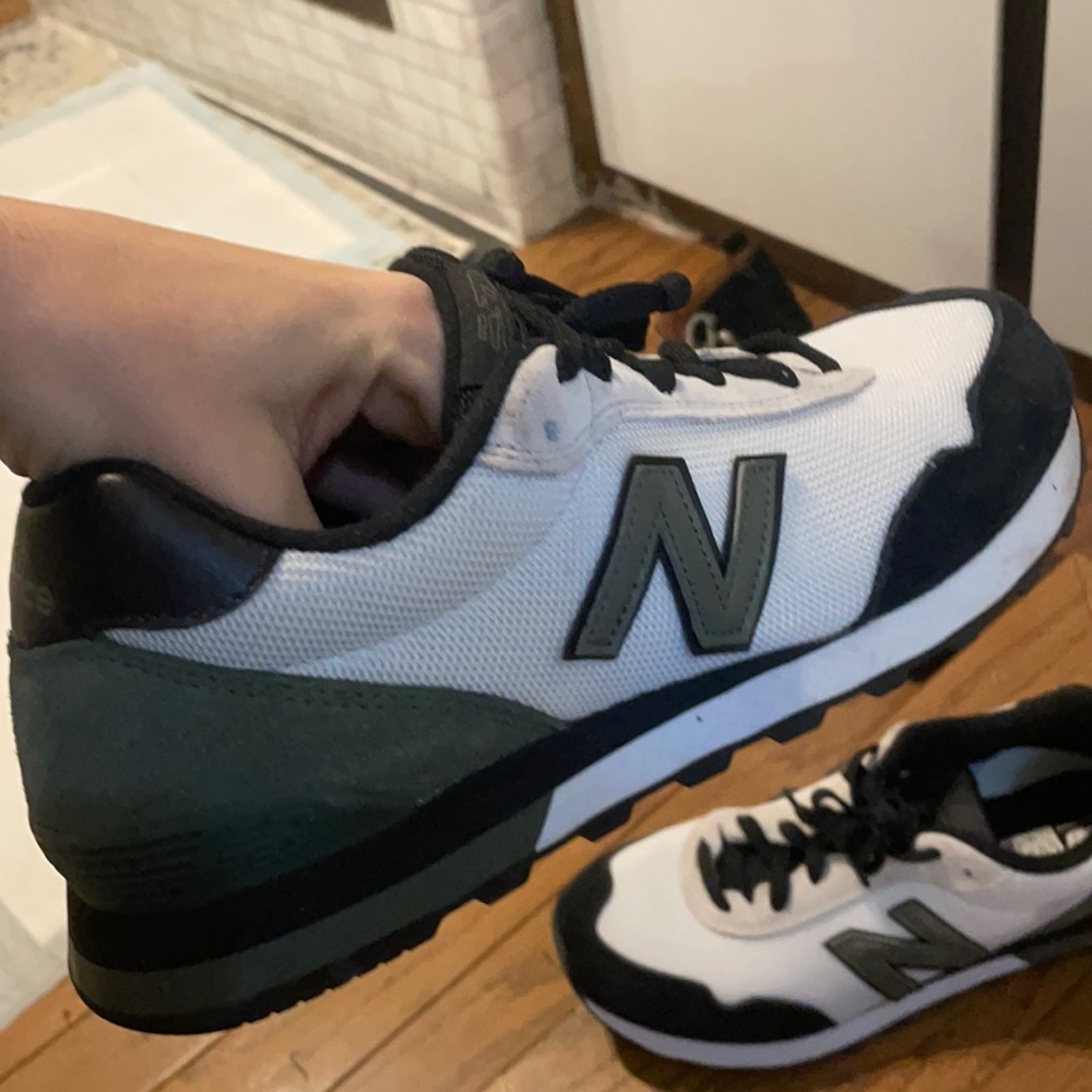 Women sz 9.5 Men’s sz. 8 Unisex vintage classic new balance